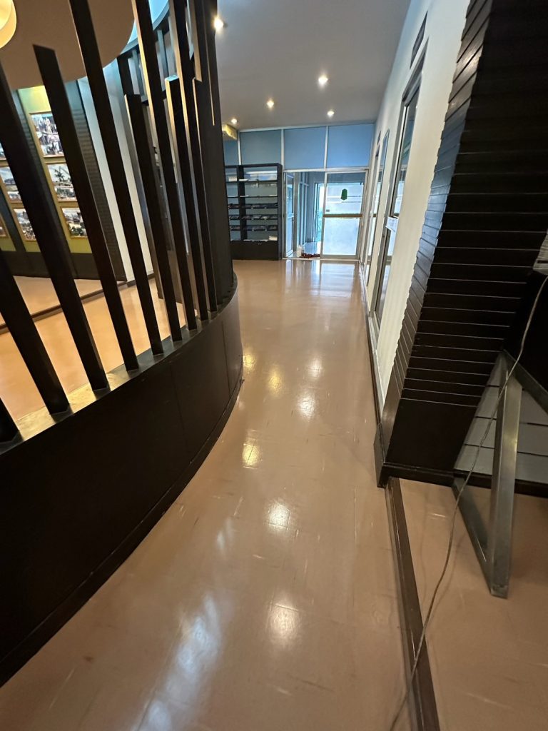 S__540715_0-768x1024 ขัดพื้นกระเบื้องยาง โทร.061-659-6065 Line ID : WCS1
