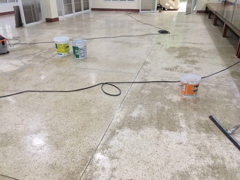 ขัดพื้นหินขัด สำนักสงฆ์เขาไม้นวล จ.ระยอง โทร.0616596065 Line ID : WCS1